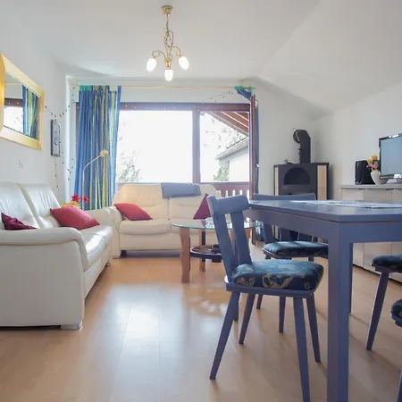 Welcome In - 4-17 Mit Balkon, Abstellraum Und Holzofen