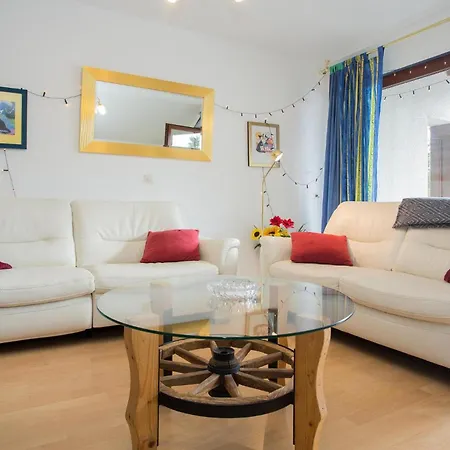 Welcome In - 4-17 Mit Balkon, Abstellraum Und Holzofen Apartamento